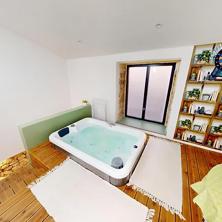 Apartment Maison De Charme A Avec Espace - Fr-1-785-23